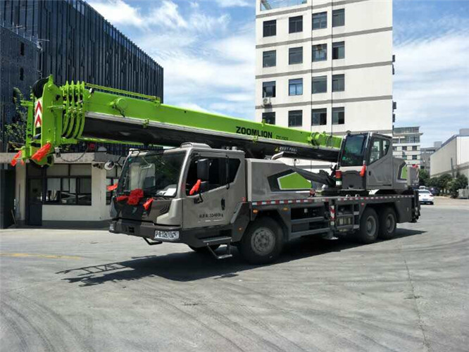 江宁区跨街广告牌的高空安装注意事项