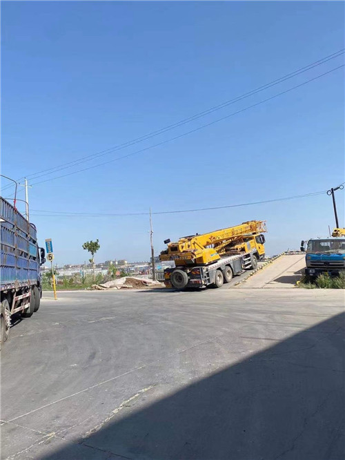 江宁区25吨吊车的租赁价格大概是多少？